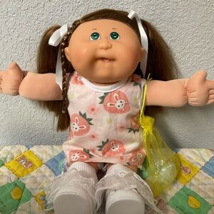 RARE Cabbage Patch Kid Play Along Girl PA-43 Brown Cornsilk Hair Green Eyes 2009